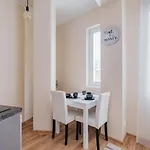 شقة فندقية Kastanimaja 3*