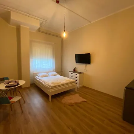 Kastanimaja Aparthotel 3*