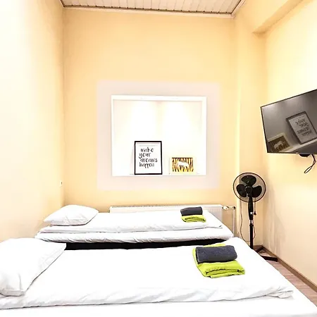Aparthotel Kastanimaja *